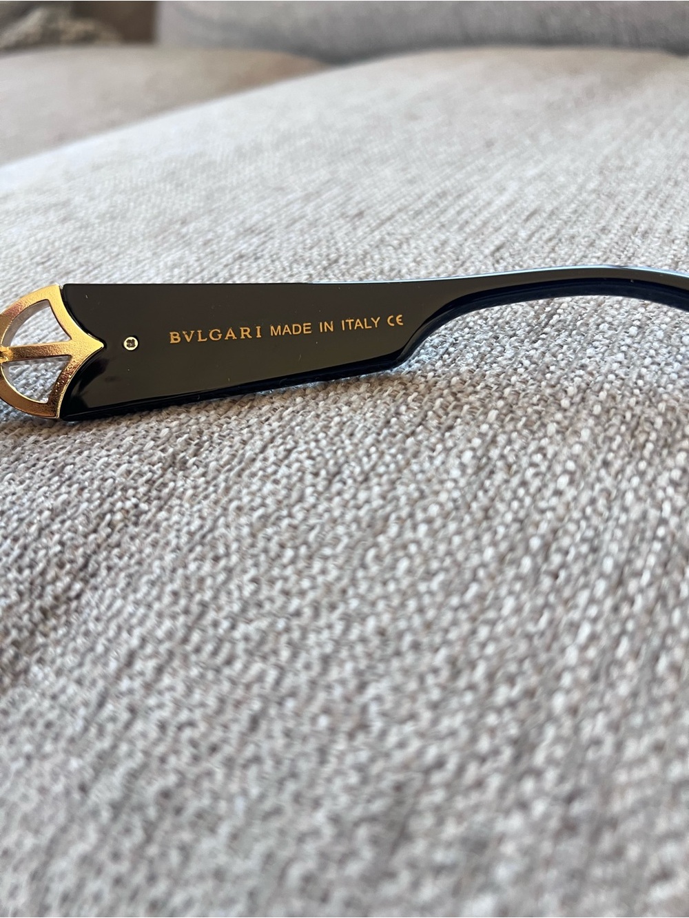 Bvlgari Calla BV40049I Black Oval Sunglasses with Gold Accent - Picture 7 of 8